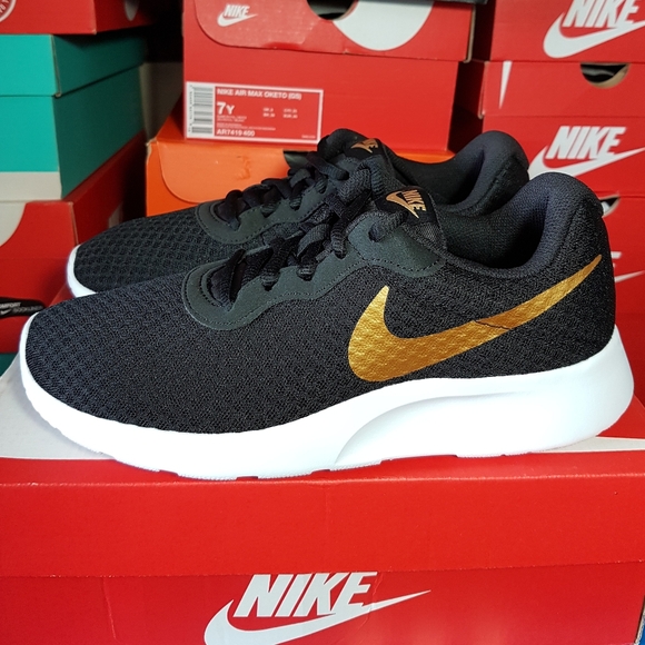 NIKE TANJUN FASHION PREMIUM BLACK/GOLD WOMEN'S US SIZE 7 BRAND NEW IN BOX - Picture 5 of 8